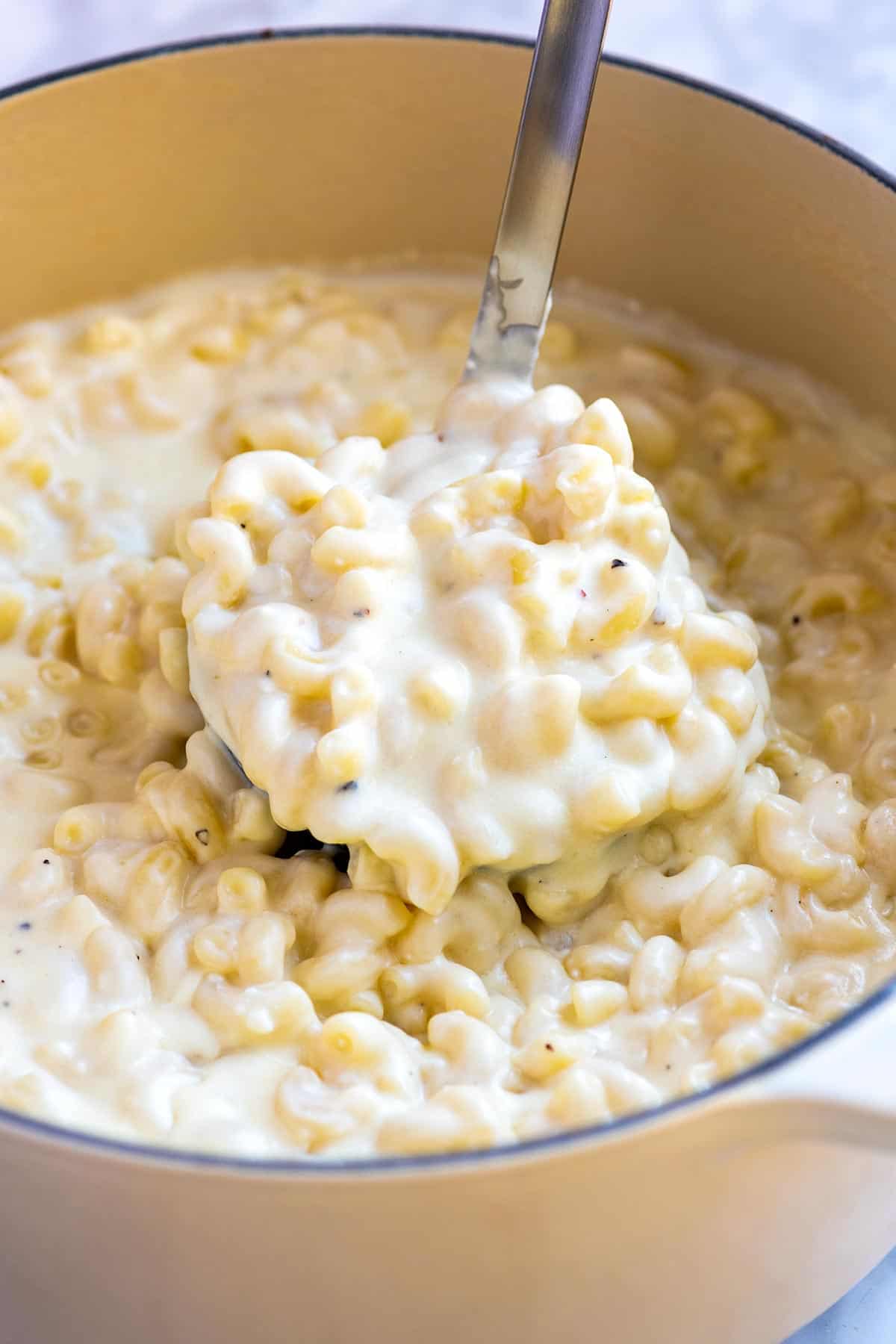 make a white sauce for mac and cheese